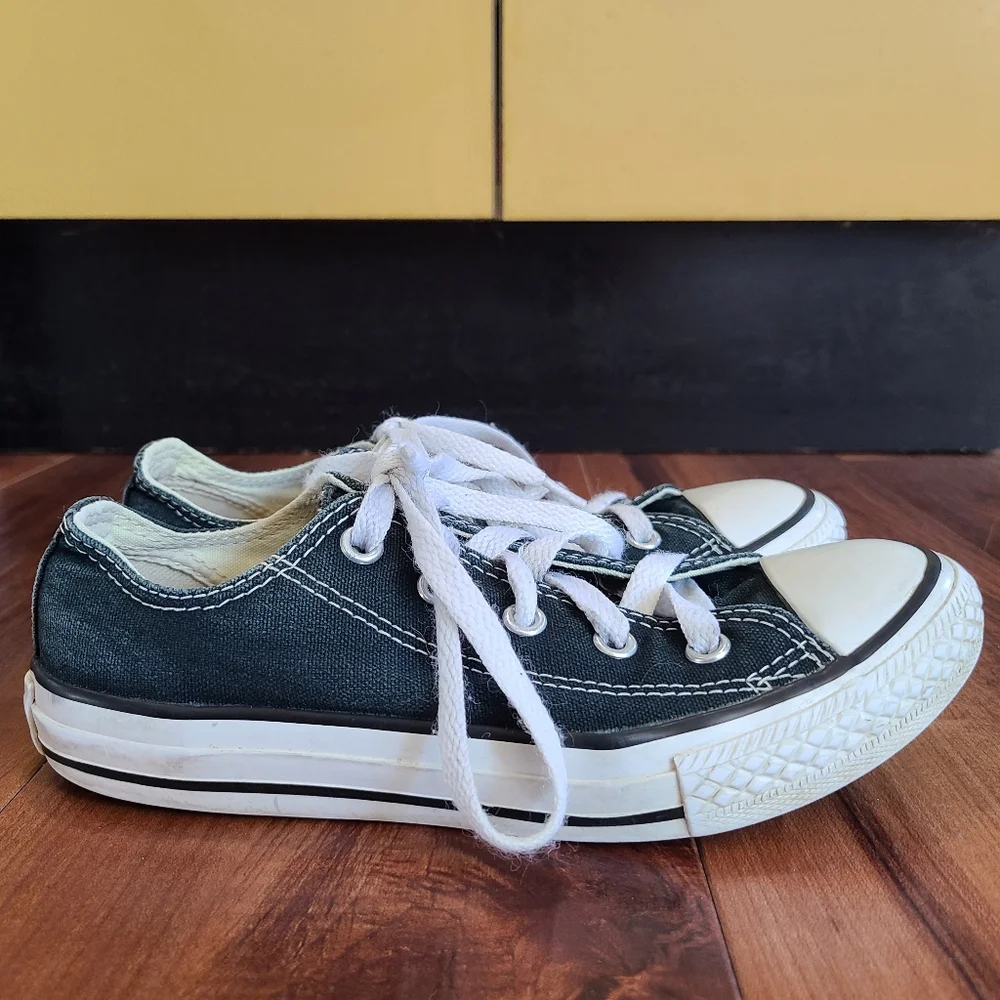 Converse Chuck Taylor Sneakers All Star OX Black 3J235‎ Youth Size 1